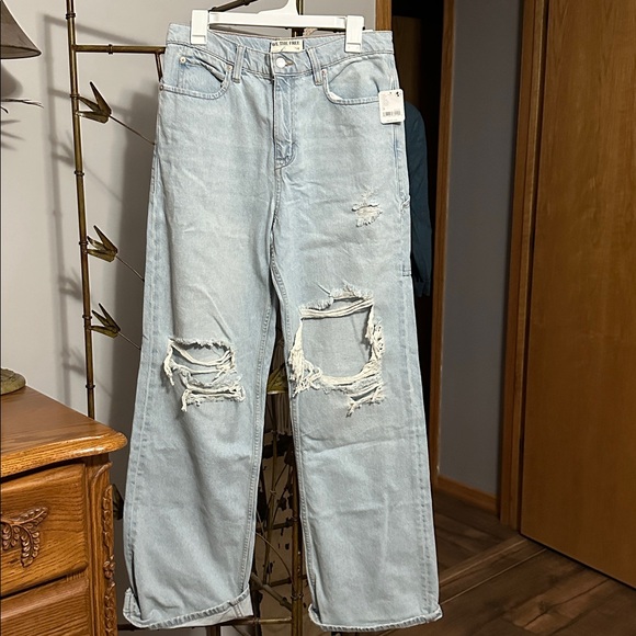 Free People Tinsley Baggy High Rise in the color Ripper (light blue) Size 29 - Picture 12 of 13